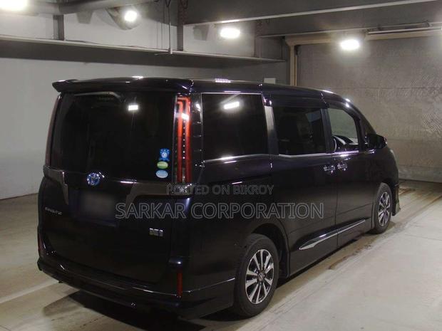 Toyota Esquire Gi Premium 2020