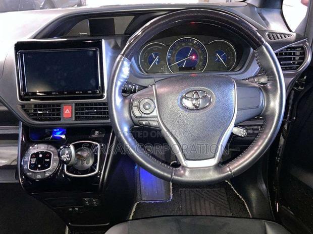 Toyota Esquire Gi Premium 2020