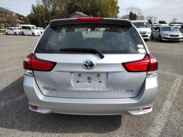 Toyota Fielder hybrid 2021