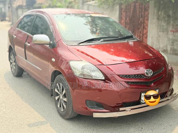 Toyota Belta . 2006