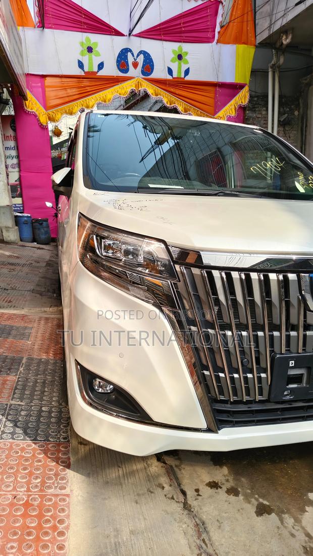 Toyota Esquire GI PREMIUM - HV 2020