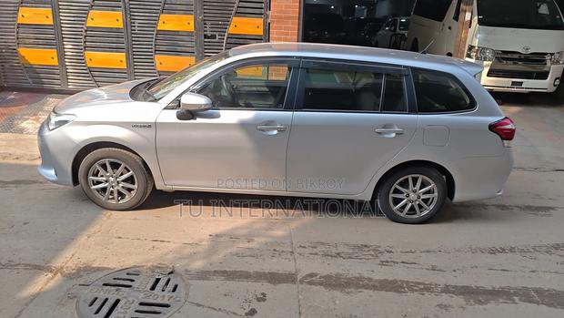 Toyota Fielder HYBRID 2020