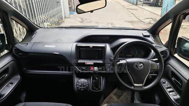 Toyota Noah X-SMART NON HYBRID 2020