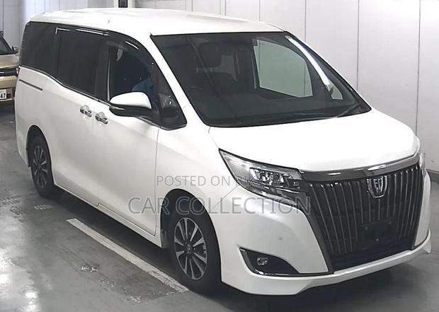 Toyota Esquire 2020