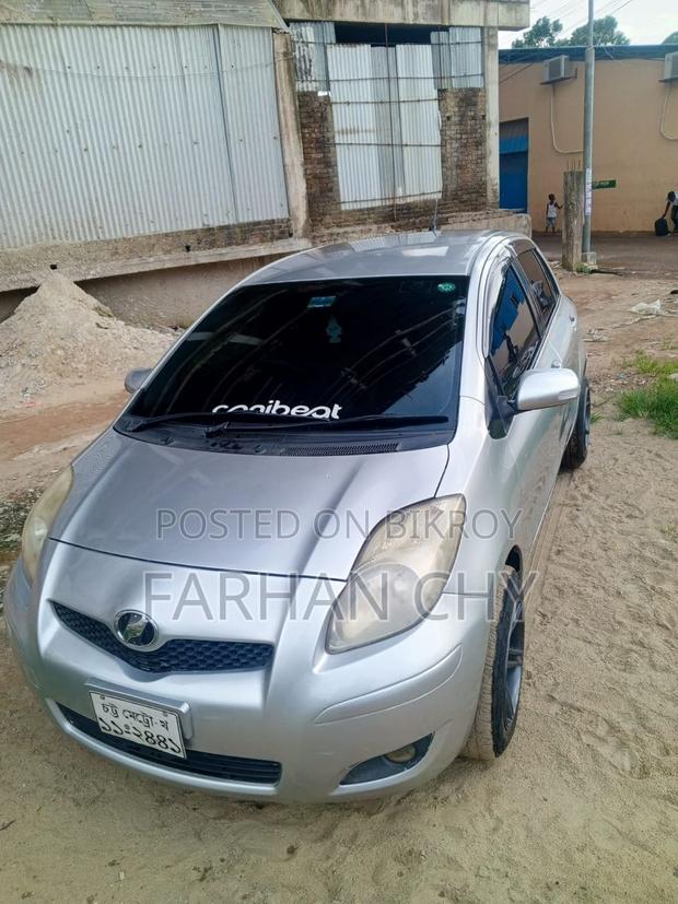 Toyota Vitz 2008 Silver