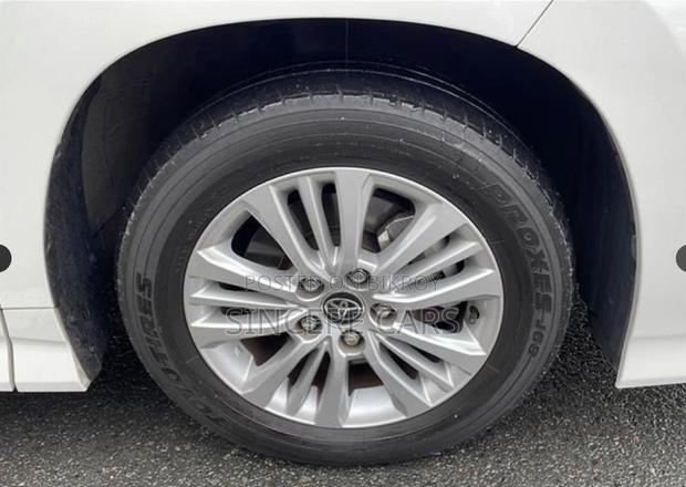 Toyota Noah SG. NON. HYB 2022
