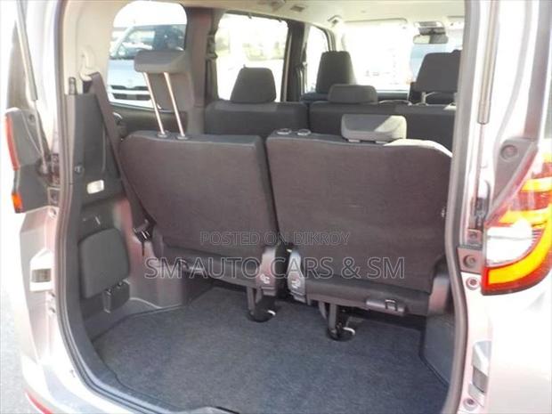 Toyota Noah Non Hybrid X Grey 2023