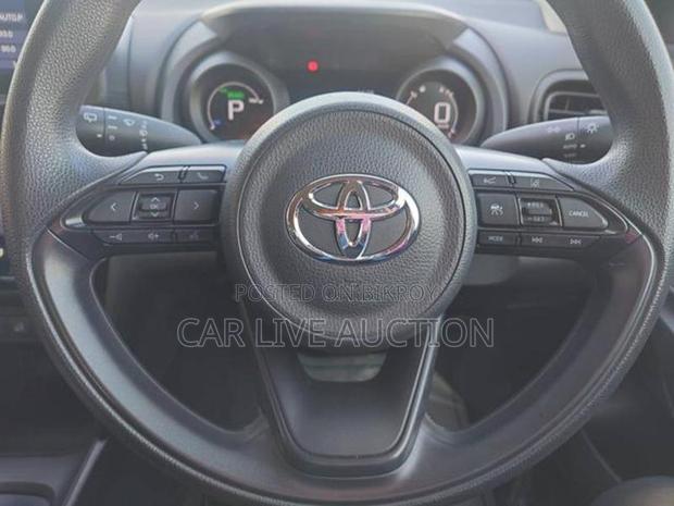 Toyota Yaris Cross Hybrid X pre order 2021