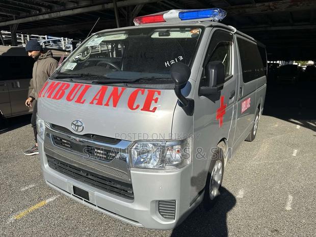 Toyota Hiace Ambulanc GL 4 Camera 2021