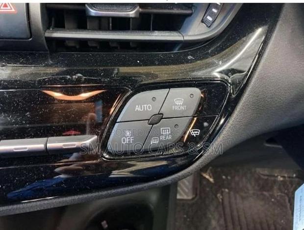 Toyota C-HR S Led Grey Color 2019