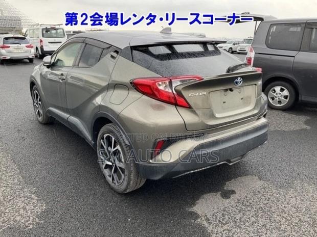 Toyota C-HR S Brown 4 Camera 2020