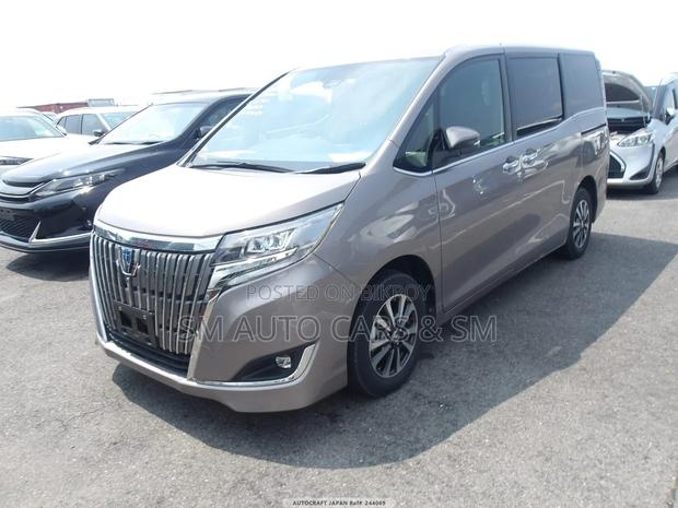 Toyota Esquire Hybrid Gi Brown 2020