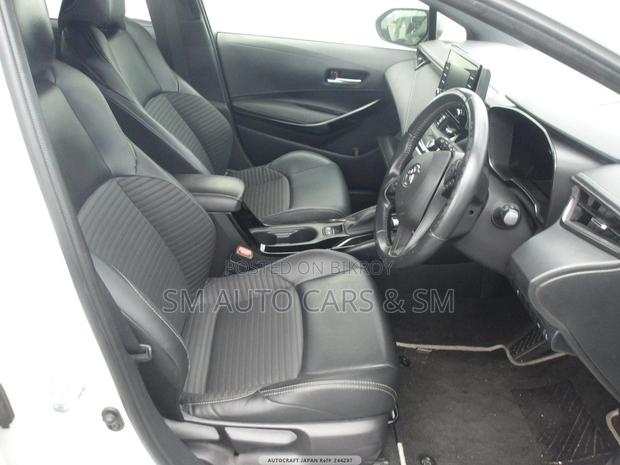 Toyota Esquire Hybrid Gi Brown 2020