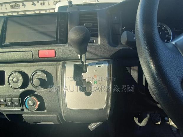 Toyota Hiace GL Black Dual AC 2021