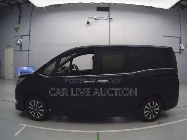 Toyota Esquire Hybrid GI Premium 2021