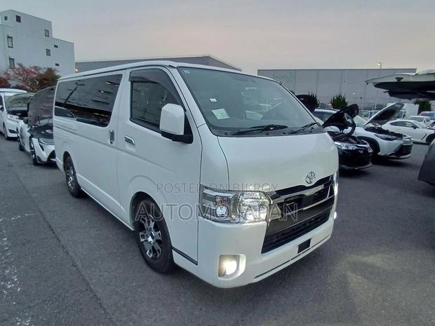 Toyota Hiace Super GL Dark prime 2023
