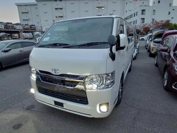 Toyota Hiace Super GL Dark prime 2023