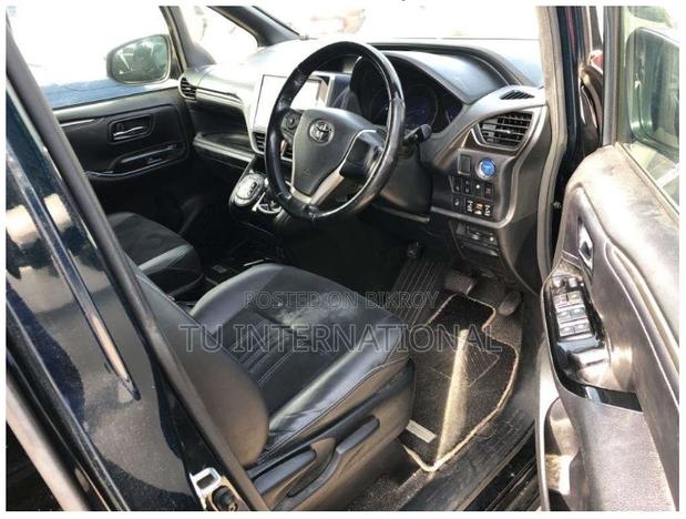 Toyota Esquire GI 2020
