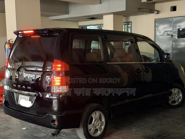 Toyota Noah x 2003