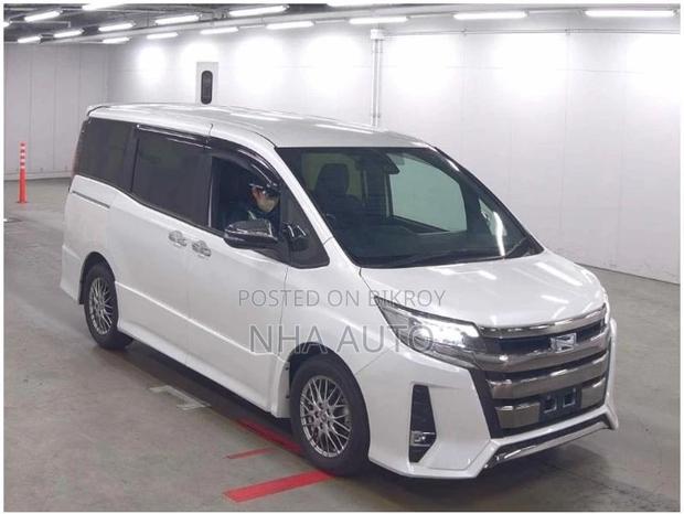 Toyota Noah NONHYBRID SI WXB PKG 2021