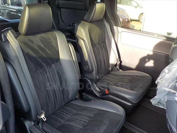 Toyota Esquire Hybrid Gi Premium 2021