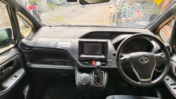 Toyota Noah X-SMART NON HV 2021