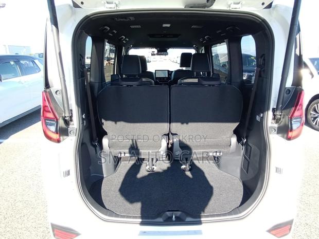 Toyota Noah Hybrid SZ Pearl New 2023