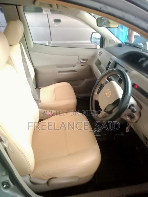 Toyota Raum 1.5 AWD 2003 Beige