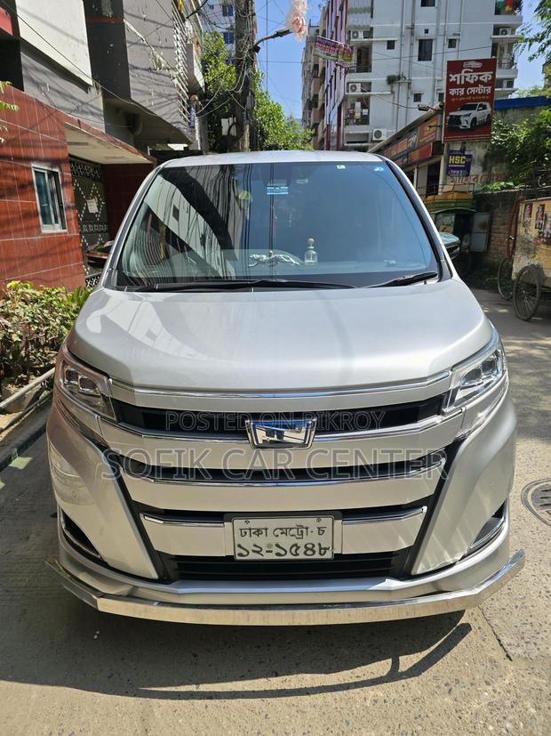 Toyota Noah GI 2020