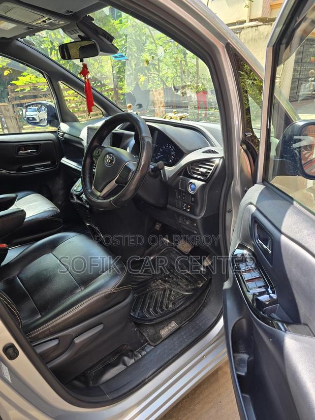 Toyota Noah GI 2020