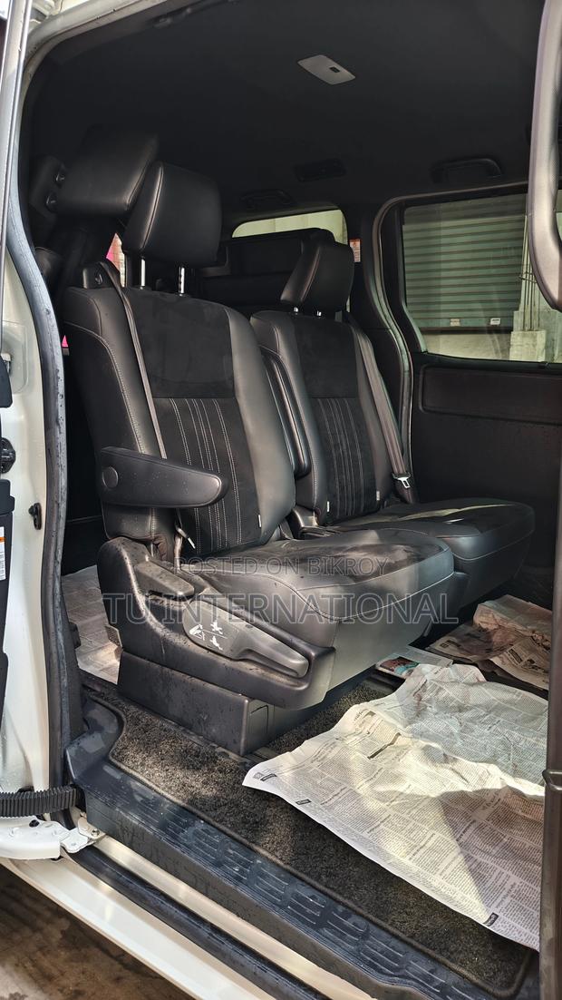 Toyota Esquire GI PREMIUM. 2020