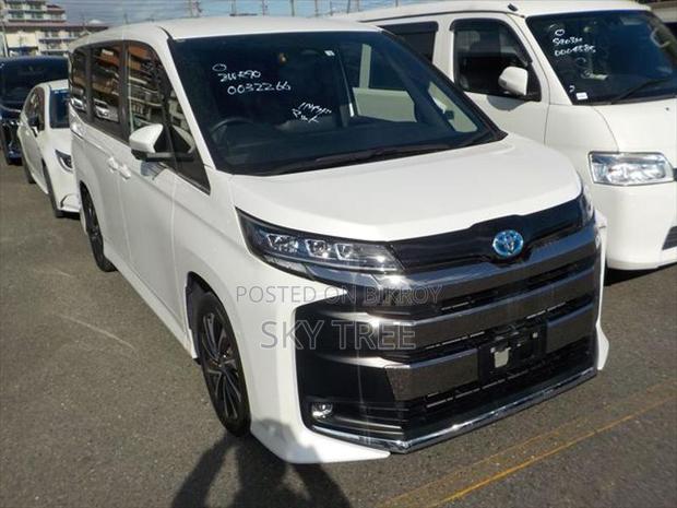 Toyota Noah s-z p a c k g e 2022