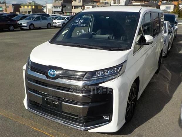 Toyota Noah s-z p a c k g e 2022