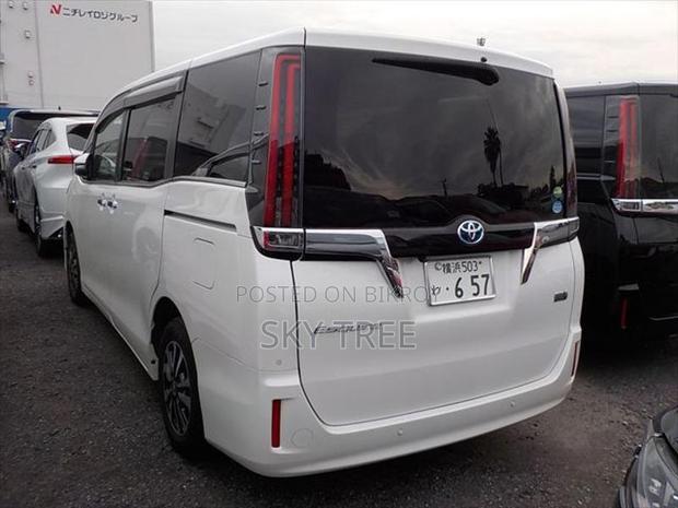Toyota Esquire Gi 2020
