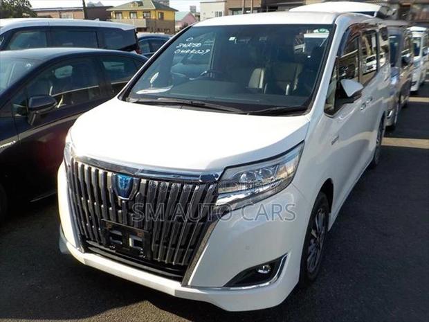 Toyota Esquire Hybrid Gi Pearl 2020