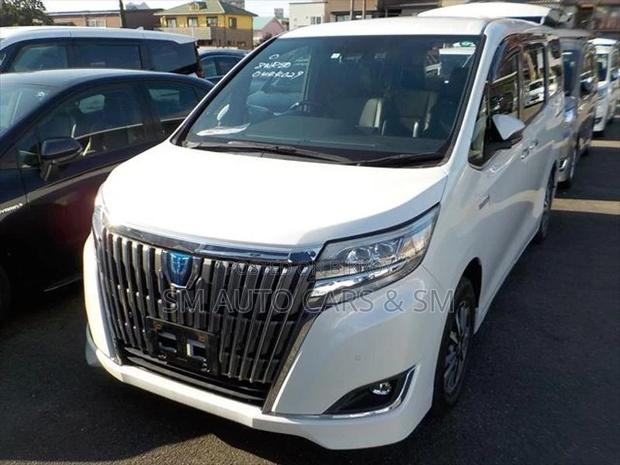 Toyota Esquire Hybrid Gi Pearl 2020