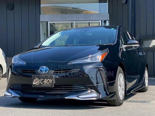 Toyota Prius S 2021
