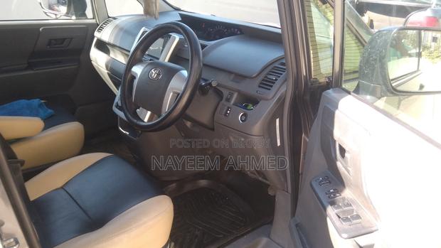Toyota Noah Si Edition 2008