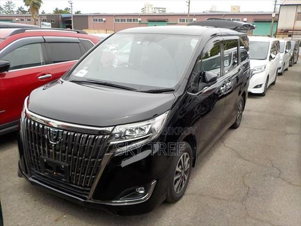 Toyota Esquire Gi Pre. Package 2020