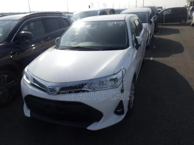 Toyota Fielder Hybrid EX White 2021
