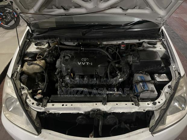 Toyota Allion . 2004