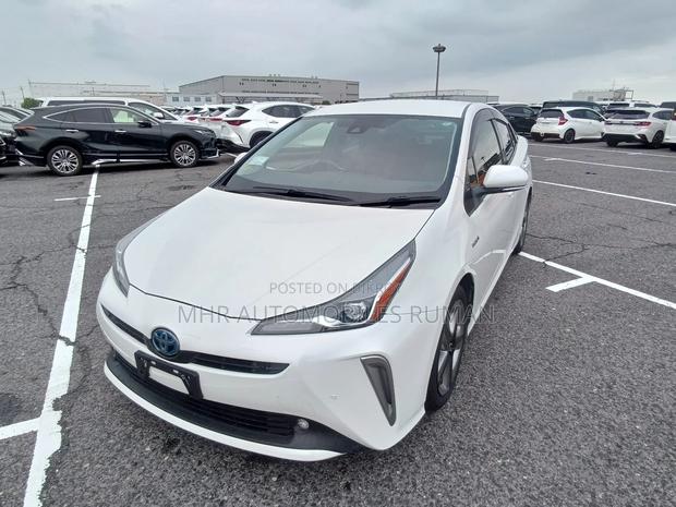 Toyota Prius S TOURING Selection 2020