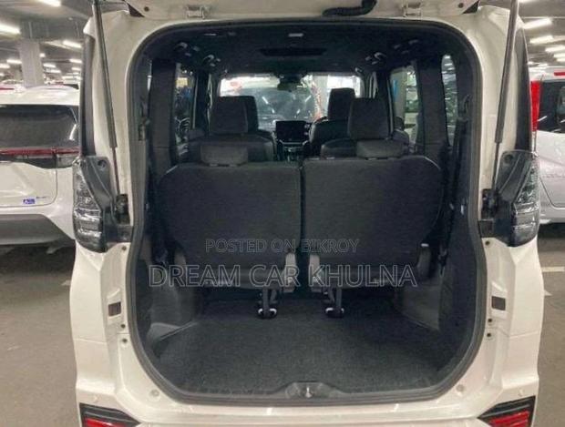 Toyota Noah SG Hybrid Pearl 2023