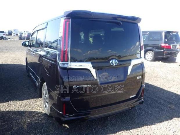 Toyota Esquire Hybrid Gi Blackish 2020