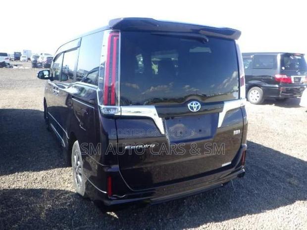Toyota Esquire Hybrid Gi Blackish 2020