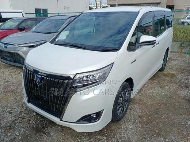 Toyota Esquire Hybrid Gi Premium 2020