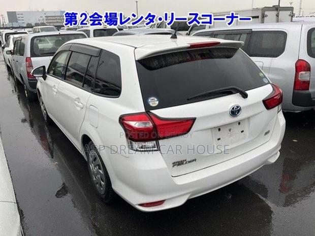 Toyota Fielder Ex Hybrid White2020 2020