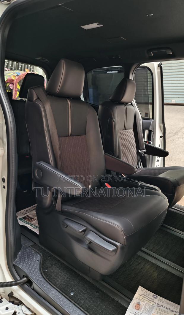 Toyota Noah SZ PACKAGE PUSH 2022