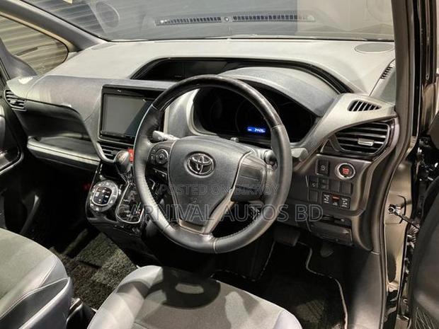Toyota Noah HYBRID SI WxB III 2021
