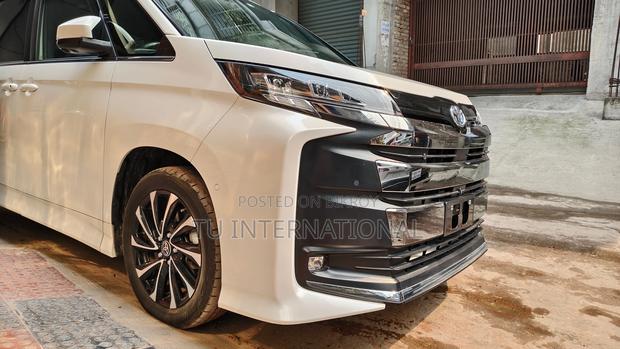 Toyota Noah SZ PACKAGE HV 2022
